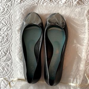 *NEW* Oka b. Black ballet flats